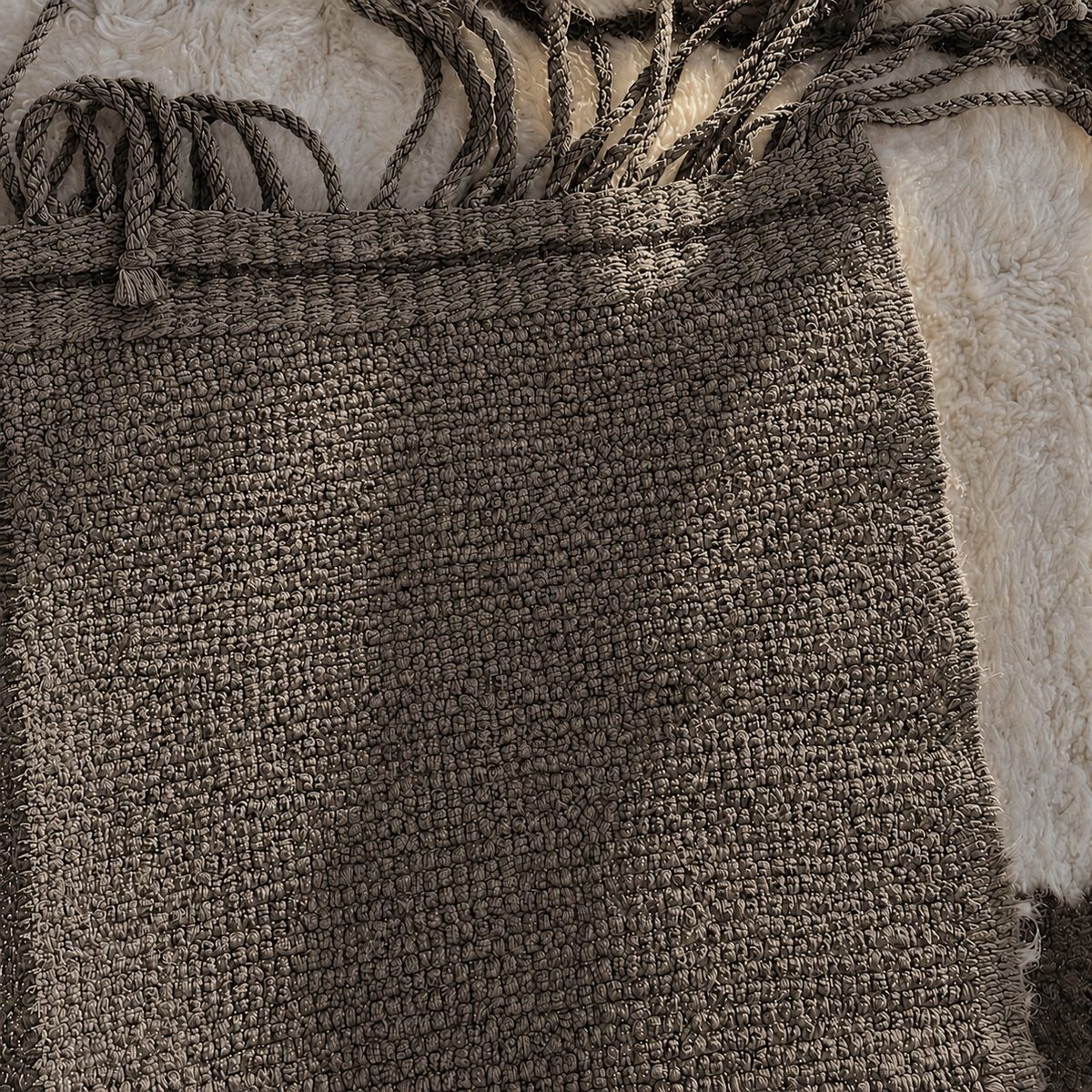 Hand-Knotted Construction